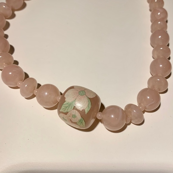 VINTAGE | 80’s Pink Floral Necklace - Picture 2 of 7